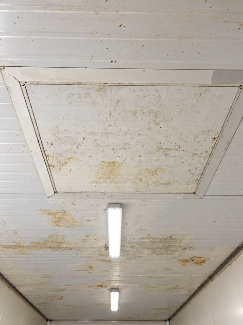Soffitto prima della riqualificazione